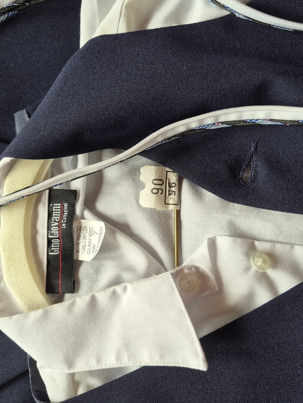 Gino Giovanni Navy Boys' 5 Pc. Dress Suit Set with White Shirt & Striped Tie 7 - Picture 3 of 5